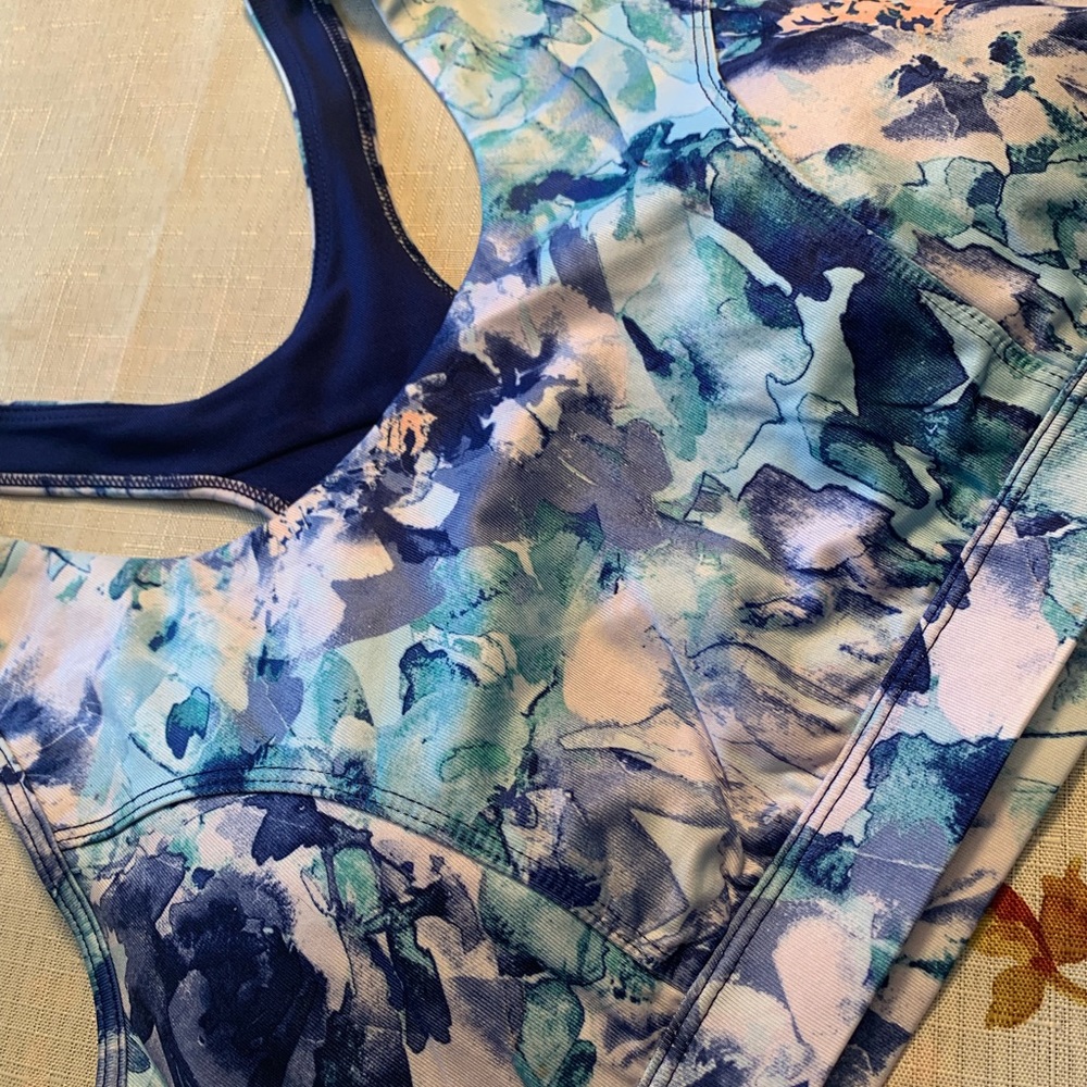 NWT TEK Sports Bra. Medium Support. Size L